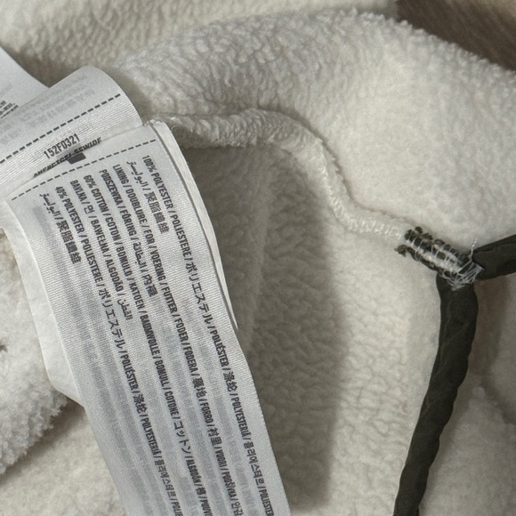 Abercrombie & Fitch White and Green Sweatshirt - Picture 11 of 11